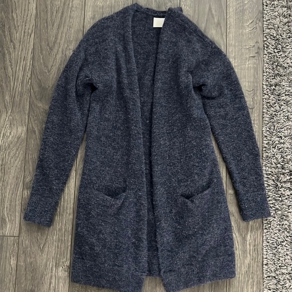 Aritzia Black Women's Cardigan - Picture 3 of 6